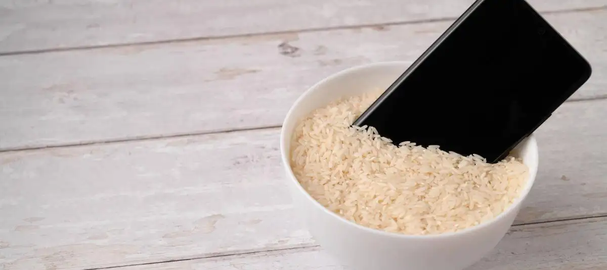 Poner el movil en arroz