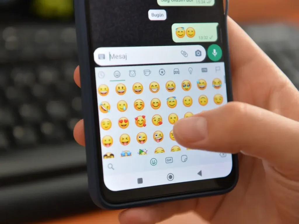Por qué los emojis no se ven igual en iPhone y Samsung (y otros móviles) 3 emojis en android 1